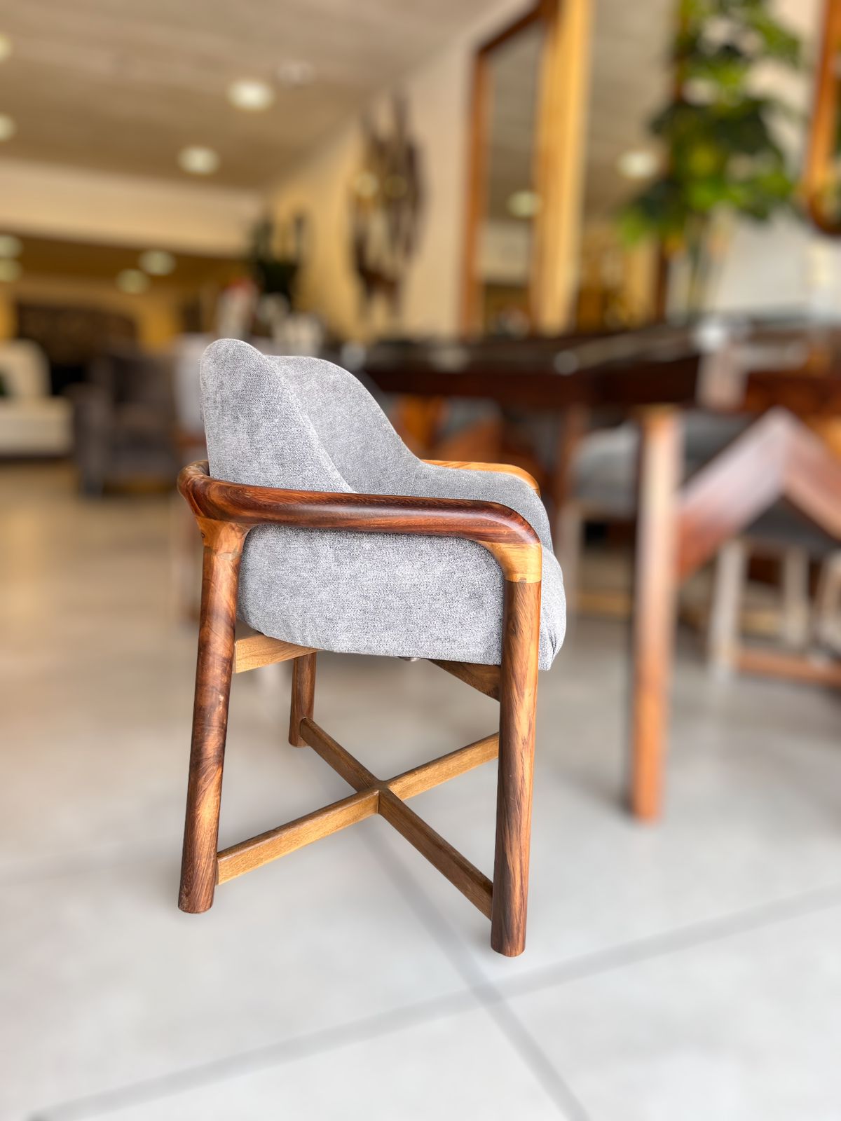 Silla Oval Parota